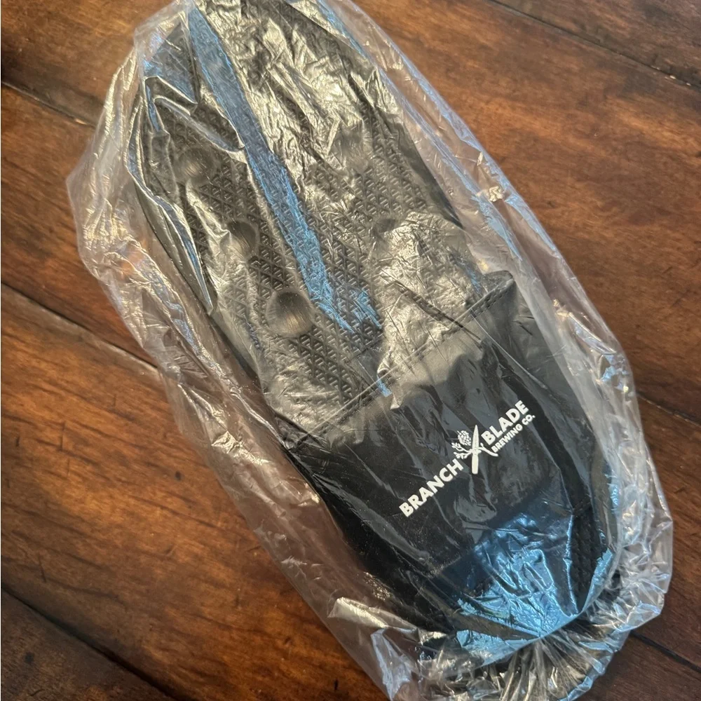 Branch and Blade Black Slide Sandals- Size L